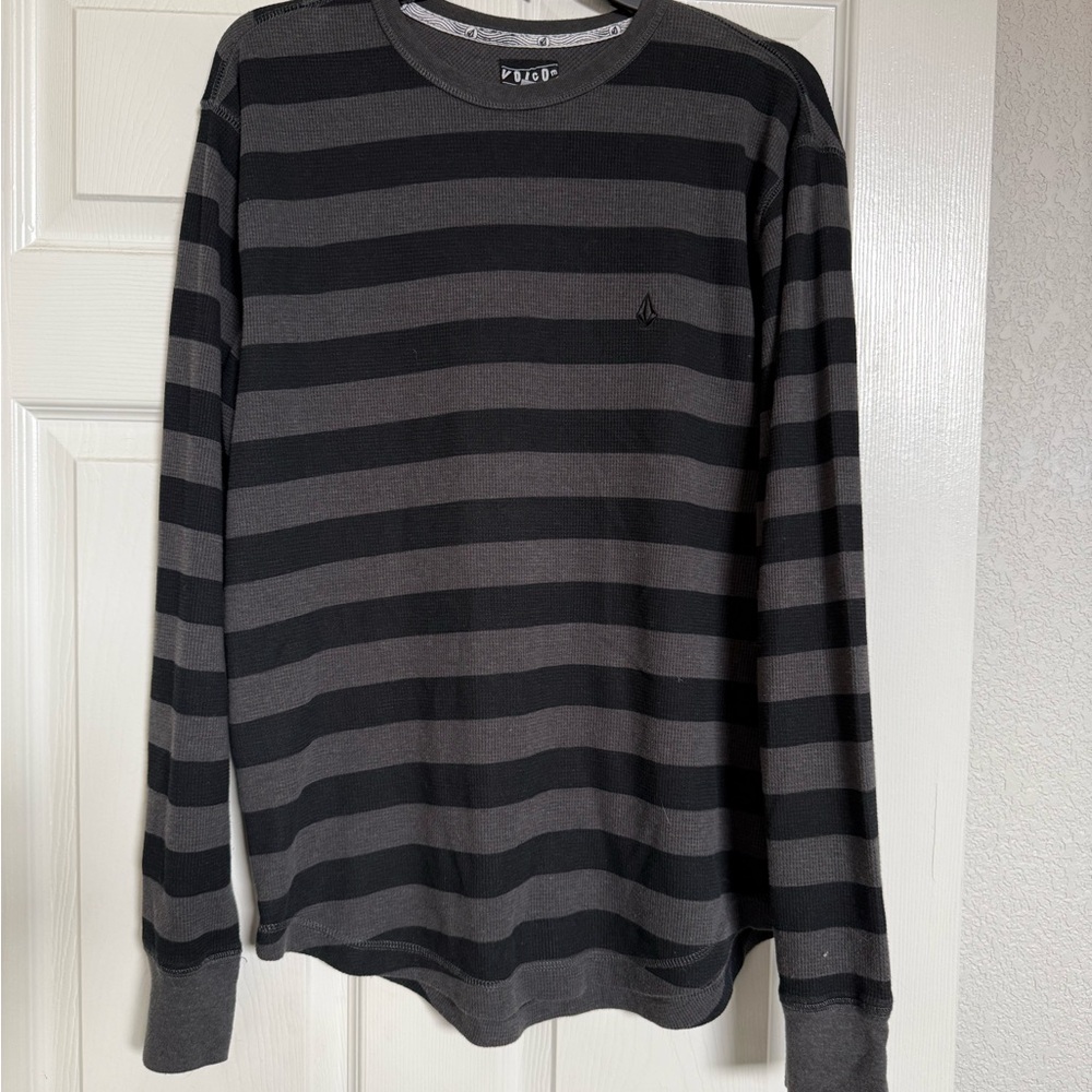 Volcom Men's Charcoal and Black Striped Long Sleeve Tee